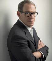 Daniel Silva Authoer pic